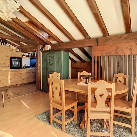 Appartement Romaine 6 *