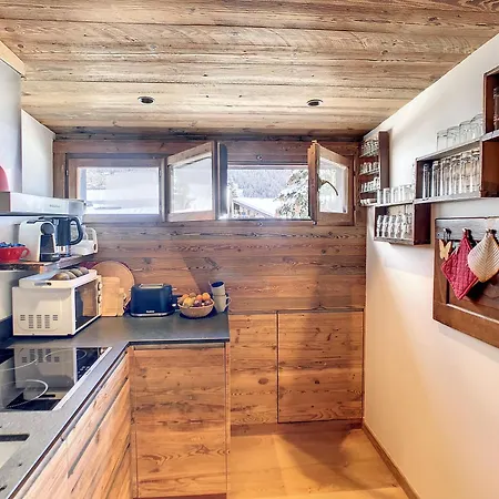 Appartement Romaine 6 *