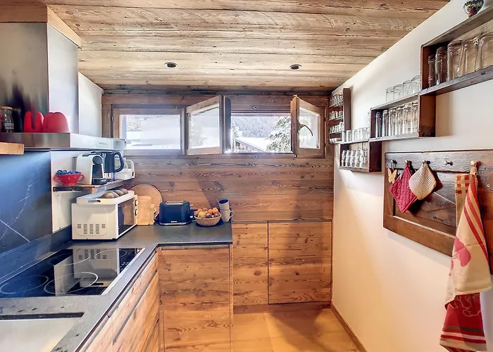 Apartman Romaine 6 *